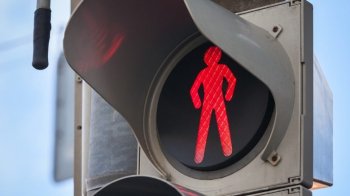 У Львові оштрафували пішохода, який перебігав дорогу на “червоне”