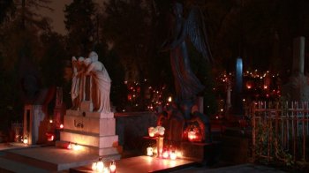 Чому ставимо свічки на кладовищах 1 листопада