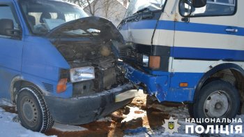 У Яворові зіткнулися маршрутка та мікроавтобус — травмувався один із водіїв