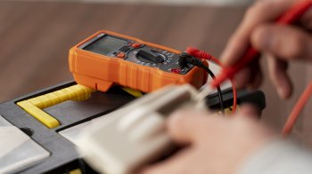 Акумулятор та інвертор