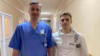 Одягнути кросівки – мрія всього дитинства: у Львові медики допомогли хлопцю з синдромом короткої ноги