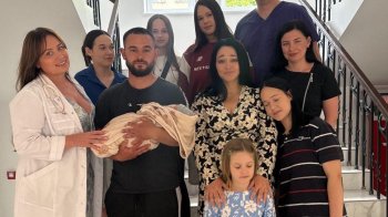 42-річна жінка народила у Львові девʼяту дитину