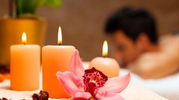 Сутенерку з Львівщини засудили за організацію масажного салону з інтимом