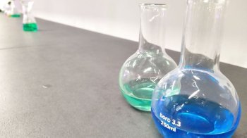 Хімічне обладнання. Фото: Суспільне Львів