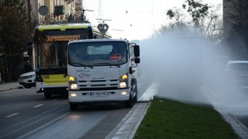 Через спеку у Львові  дороги щогодини поливатимуть водою