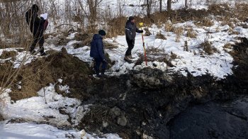 На Львівщині екоінспектори обстежили місце розливу нафтопродуктів