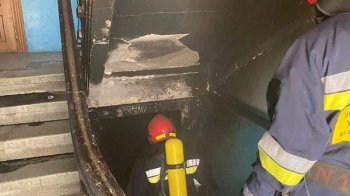 Врятували шістьох осіб: у Львові вогнеборці гасили пожежу в палаючому підвалі