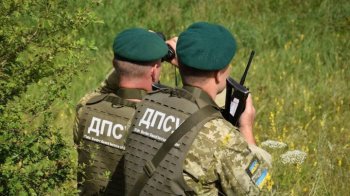 На Львівщині прикордонники зупинили 51-річного чоловіка, який знаходиться у розшуку