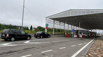 У пункті пропуску "Краковець" відновили рух легкових автомобілів