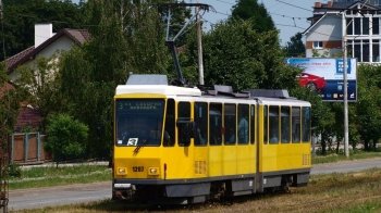 Горів та іскрився: на вулиці Городоцькій у Львові зайнявся трамвай (відео)