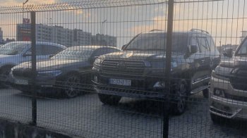 Суд ухвалив демонтувати майданчик з продажу авто на захопленій ділянці у Львові