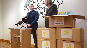 Жителі Львівщини зібрали пів сотні коробок книг для бібліотеки у Гданську