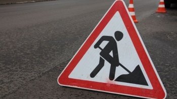 У Львові водії скаржаться на дорожників, які «повирізали асфальт, а попереджувальних знаків не поставили»