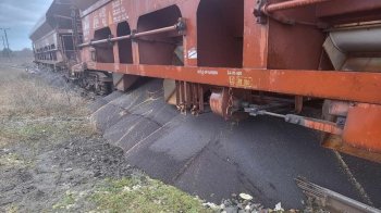 У Польщі невідомі висипали українську сільгосппродукцію. Фото: Олександр Кубраков