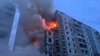 Знищено цілий під’їзд: Зеленський відреагував на масований російський обстріл цієї ночі