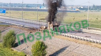 Російські військові завдали удару по цивільній вантажівці (відео)