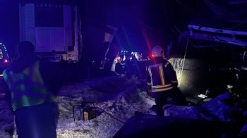 Внаслідок зіткнення вантажівки з мікроавтобусом поблизу Львова загинуло семеро людей