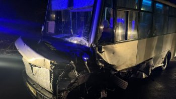 На Львівщині в ДТП з рейсовим автобусом постраждали семеро людей