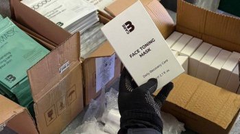 Через кордон на Львівщині намагалися ввезти незадекларовану косметику на 1,1 млн грн