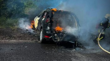 Неподалік Городка внаслідок ДТП вщент згорів Nissan Rogue: є постраждалі