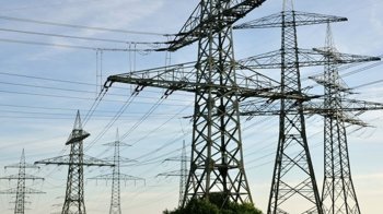 Дитина травмувалася на електроопорі: на Львівщині оштрафували матір