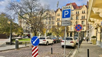Через порушення на платному паркуванні штрафують водіїв в центрі Львова