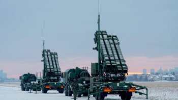 Системи Patriot під час військових навчань у Варшаві. Фото: JANEK SKARŻYŃSKI / AFP