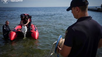 Водолази шукають тіло потопельниці