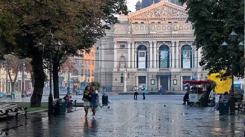 У Львові повідомляли про замінування вулиці та торгового центру: вибухівку не виявили