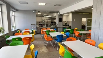 У Пустомитівському ліцеї відкрили оновлену їдальню