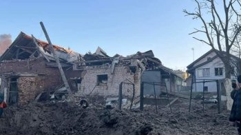 З’явилися фото наслідків попадання ракети біля Львова