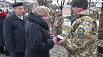 Сім’ям загиблих прикордонників зі Львівщини вручили ордени “За мужність”