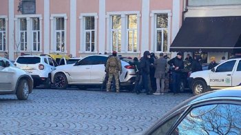 За кермом BMW доцентки львівського університету затримали львів'янина під наркотиками