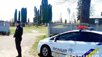 У поминальні дні на Львівщині посилять роботу правоохоронців: можливі провокації
