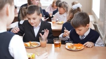 У Дрогобичі зросли ціни на харчування для школярів: деталі