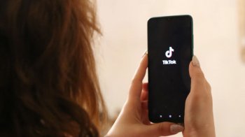 На Львівщині матір судили через скандальне відео доньки в TikTok