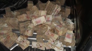 Знайдені кошти. Фото: Західне управління Держприкордонслужби