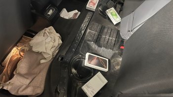 Прикордонники Львівщини вилучили незадекларовану партію смартфонів на пів мільйона