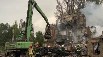 Ракетний удар по лікарні в Дніпрі: рятувальники розібрали завали, 32 постраждалих