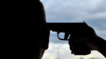 Пістолет до голови приставили