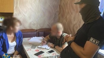 Проміняла чоловіка на громадянство рф: на Дніпропетровщині затримали жінку, яка “зливала” позиції ЗСУ