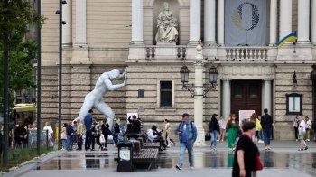 У суботу з-під львівської Опери заберуть скульптуру Емануеле Джіаннеллі