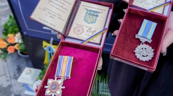 Двох захисників зі Золочівщини посмертно відзначили державними нагородами