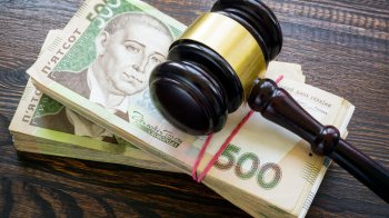 Проводив навчання недержавною мовою: доцент столичного вишу сплатить штраф