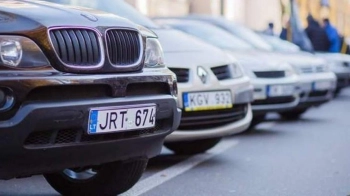 Стало відомо, скільки автівок українці завезли у серпні: бюджет наповнився на понад 2 млрд гривень