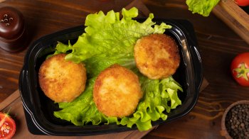 Ніжні всередині та хрусткі зовні: рецепт картопляних зраз з м’ясом