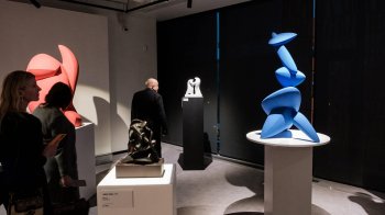 У ZAG відкрили виставку сучасної скульптури “Видиме невидиме” Василя Одрехівського