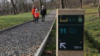 У Замарстинівському парку відкрили оздоровчі стежки, названі на честь гетьманів України