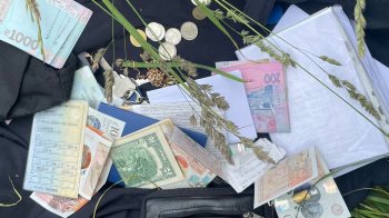 Вибили вікно та викрали прикраси та гроші: на Львівщині затримали грабіжників