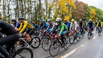 Осіння “Львівська сотка”: понад 300 учасників взяли участь у веломарафоні та зібрали гроші на ЗСУ